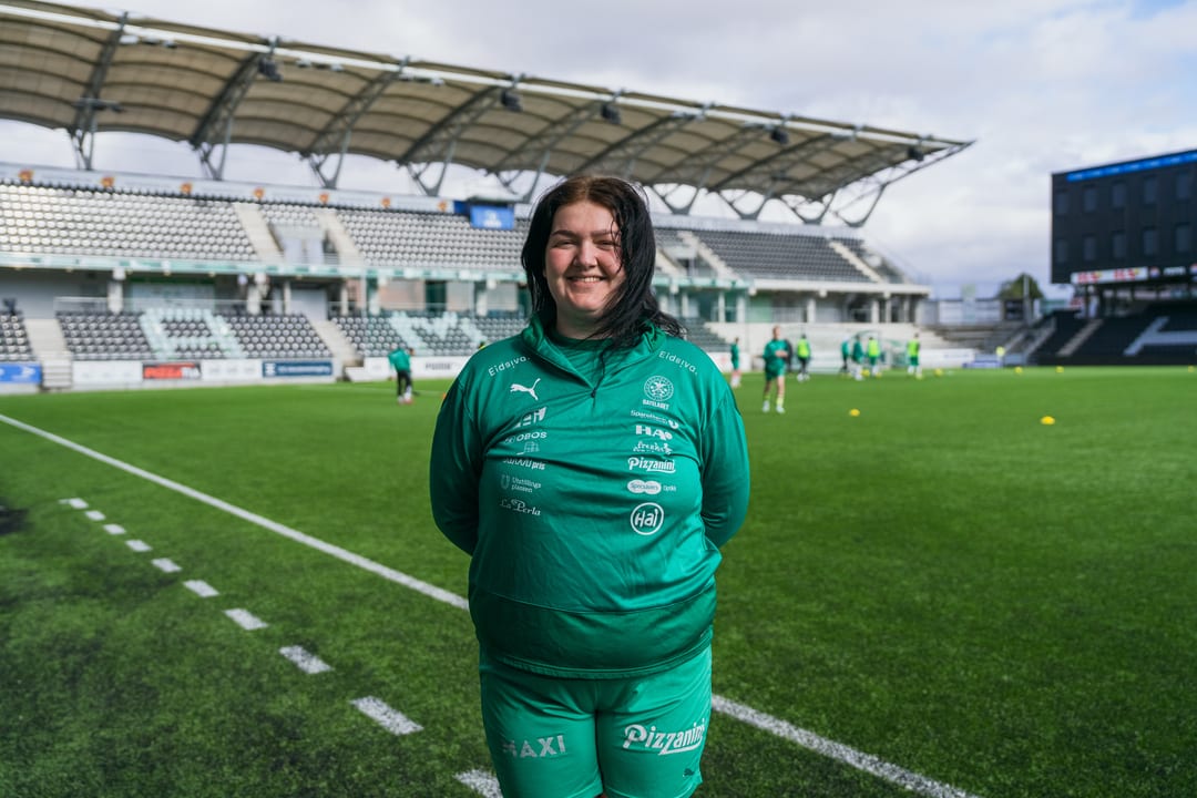 Gatelagspiller Rebecka