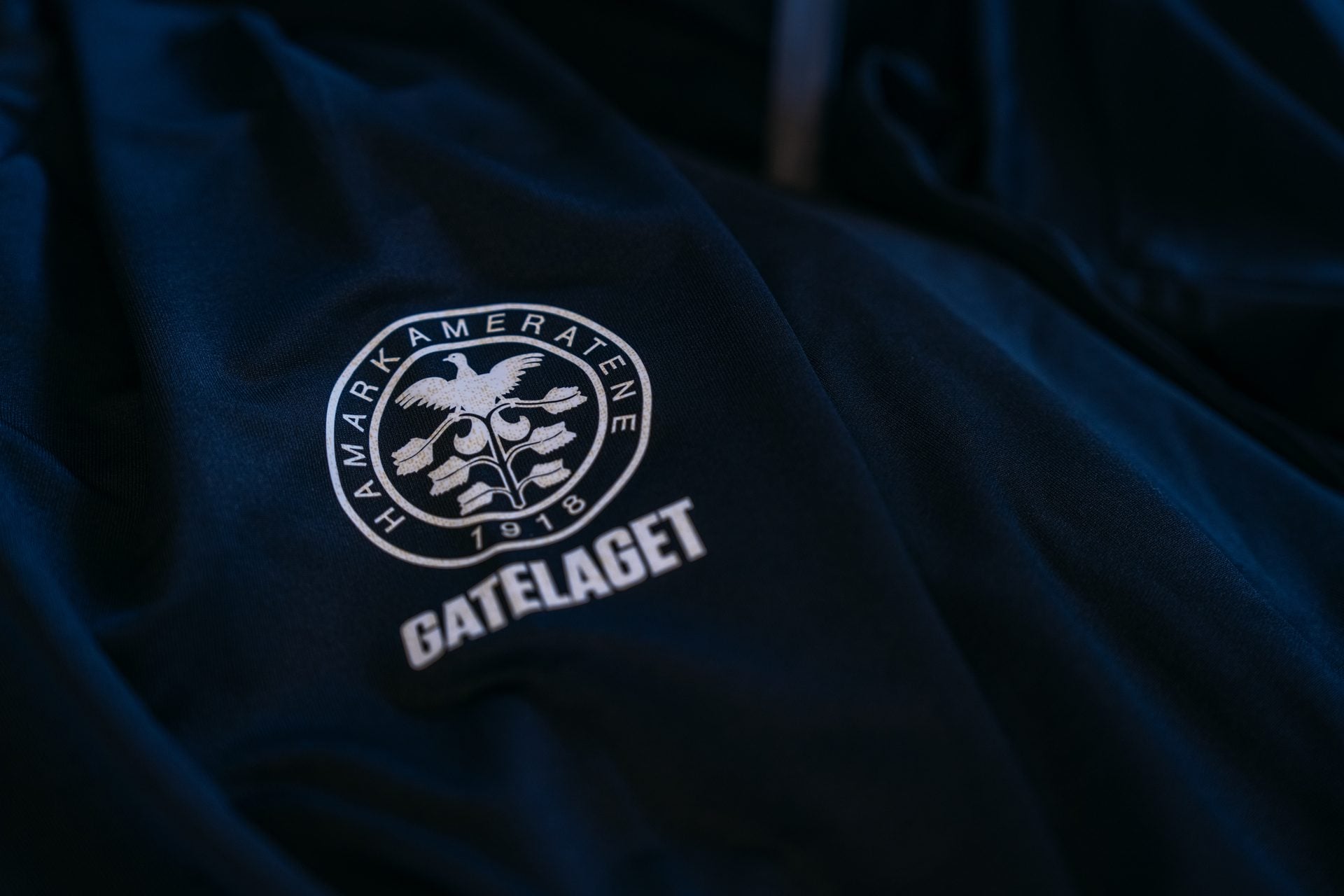 Gatelaget logo på jakke